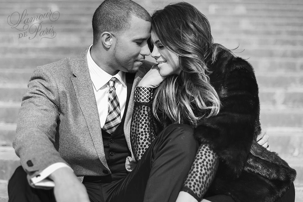 Portrait photo session of Claire and Jason Anderson around the Champ de Mars and the Eiffel Tower by Paris wedding and portrait photographer Stacy Reeves for travel planning blog L'Amour de Paris