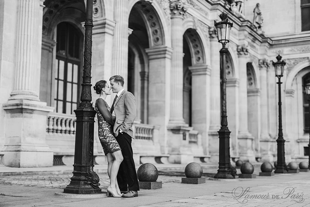 Paris portrait photo session around Montmartre, Louvre, and the Eiffel Tower by Paris photographer Stacy Reeves for Lamour de Paris