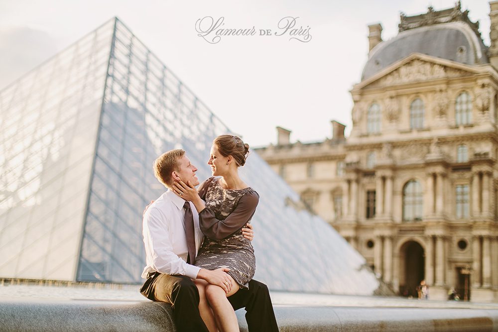 Paris portrait photo session around Montmartre, Louvre, and the Eiffel Tower by Paris photographer Stacy Reeves for Lamour de Paris