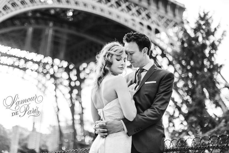 Paris elopement wedding ceremony at the Eiffel Tower, portrait photography at the Pont Alexandre III, Notre Dame de Paris, Pont des Arts love lock bridge, and a first dance and cake cutting at the Louvre at night. Photography by Stacy Reeves for destination wedding blog Lamour de Paris.