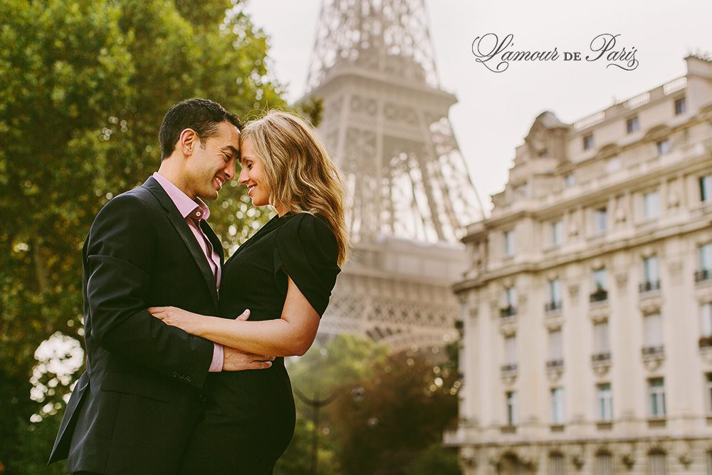 Eiffel Tower portrait photo session in Paris