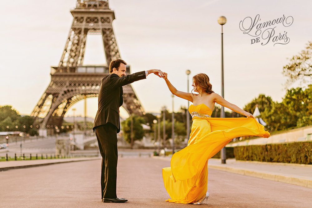 Paris engagement photo session