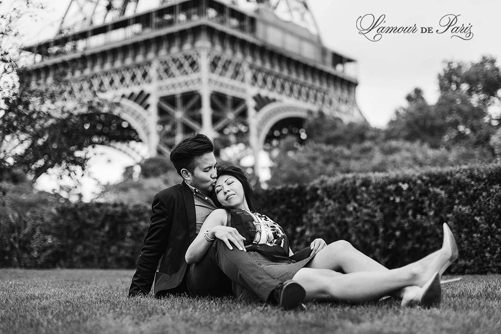 Surprise Paris proposal and portrait photo session