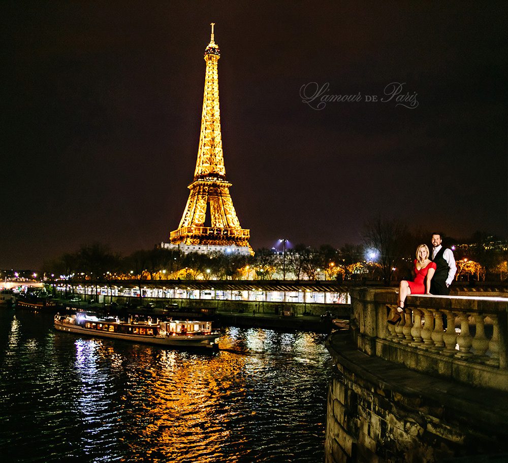 Eiffel tower portrait session in Paris 