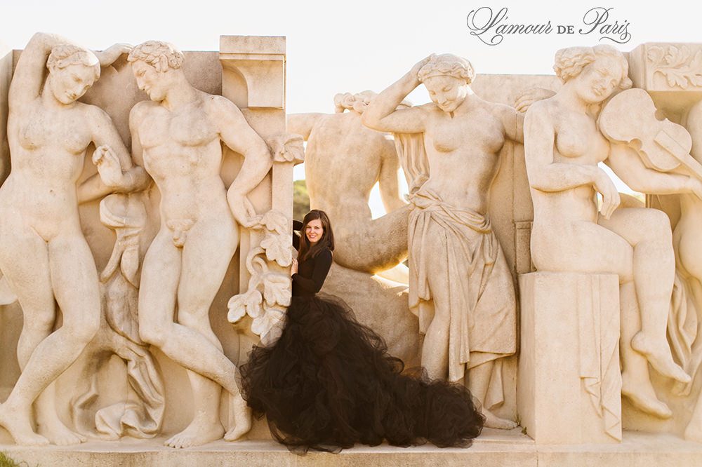 Glamorous black lace and tulle fashion gown photoshoot portait photo session in Paris near the Louvre and Eiffel Tower with Lauren Knight of Aspiring Kennedy
