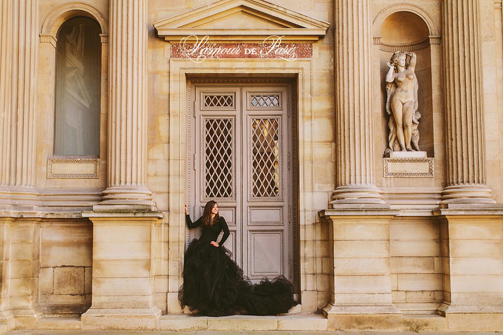 Glamorous black lace and tulle fashion gown photoshoot portait photo session in Paris near the Louvre and Eiffel Tower with Lauren Knight of Aspiring Kennedy