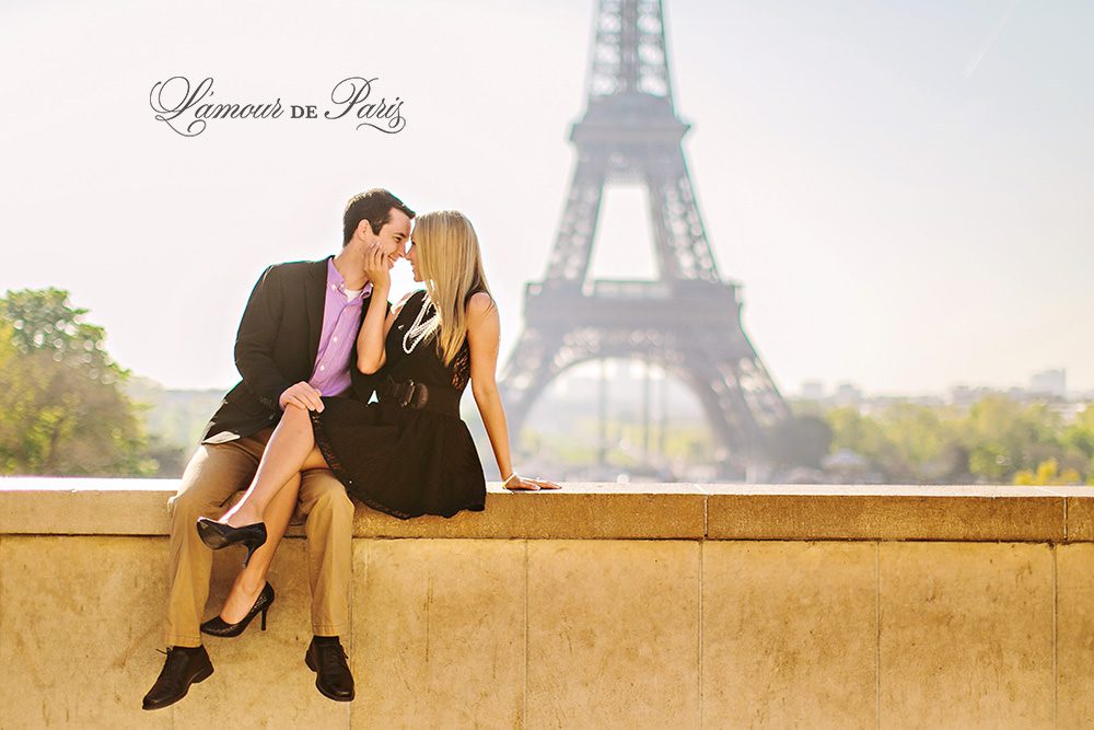 Cute Paris engagement session