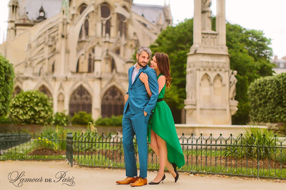 Romantic portrait photos in Paris