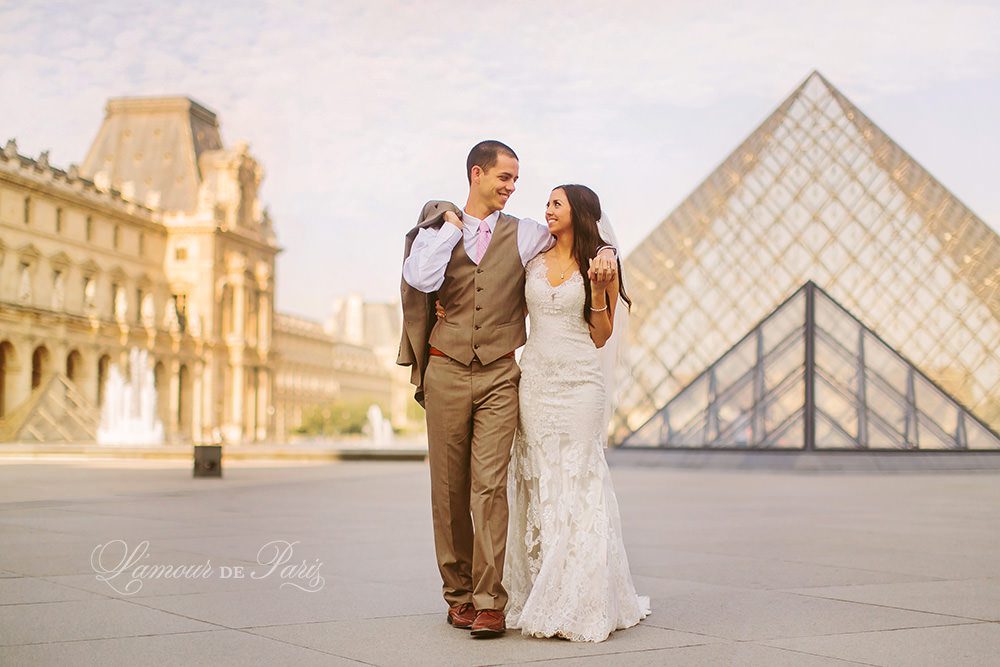 Beautiful Paris elopement wedding at the Eiffel Tower and the Louvre by Stacy Reeves for Lamour de Paris photographers
