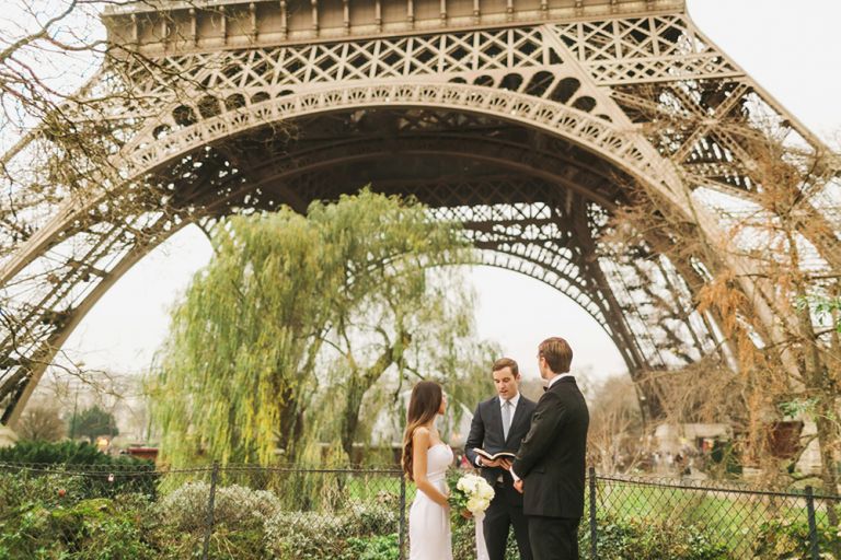 paris elopement eiffel tower