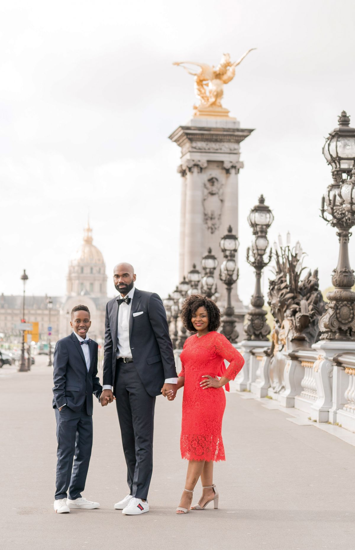 Paris family photos on pont alexandre III bridge