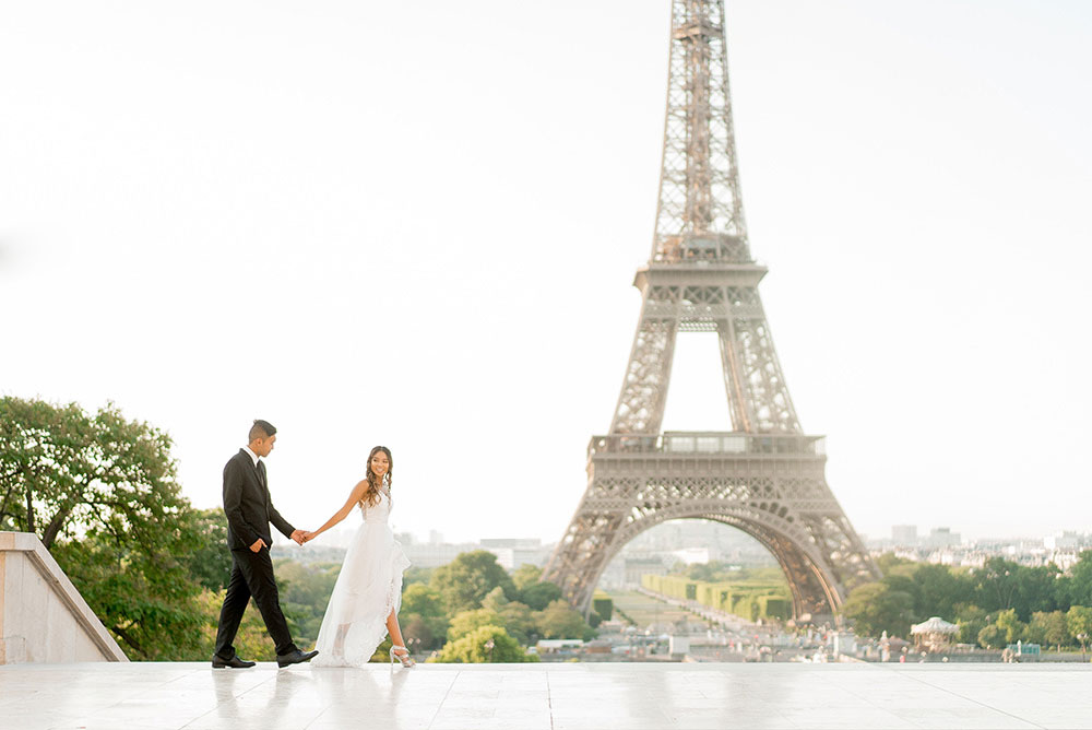 wedding in paris couple at eiffel tower