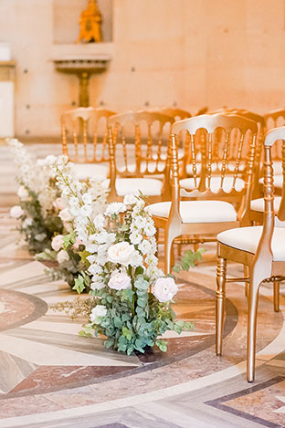 paris wedding flowers at chapelle expiatoire