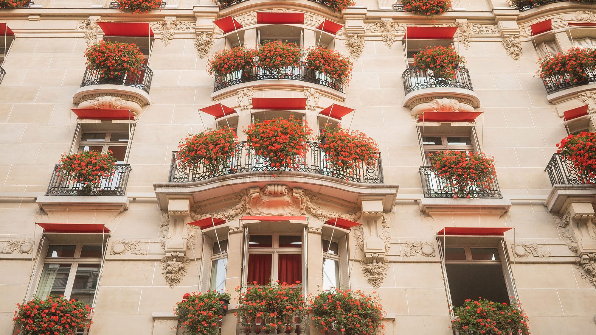 plaza-athenee-paris-3