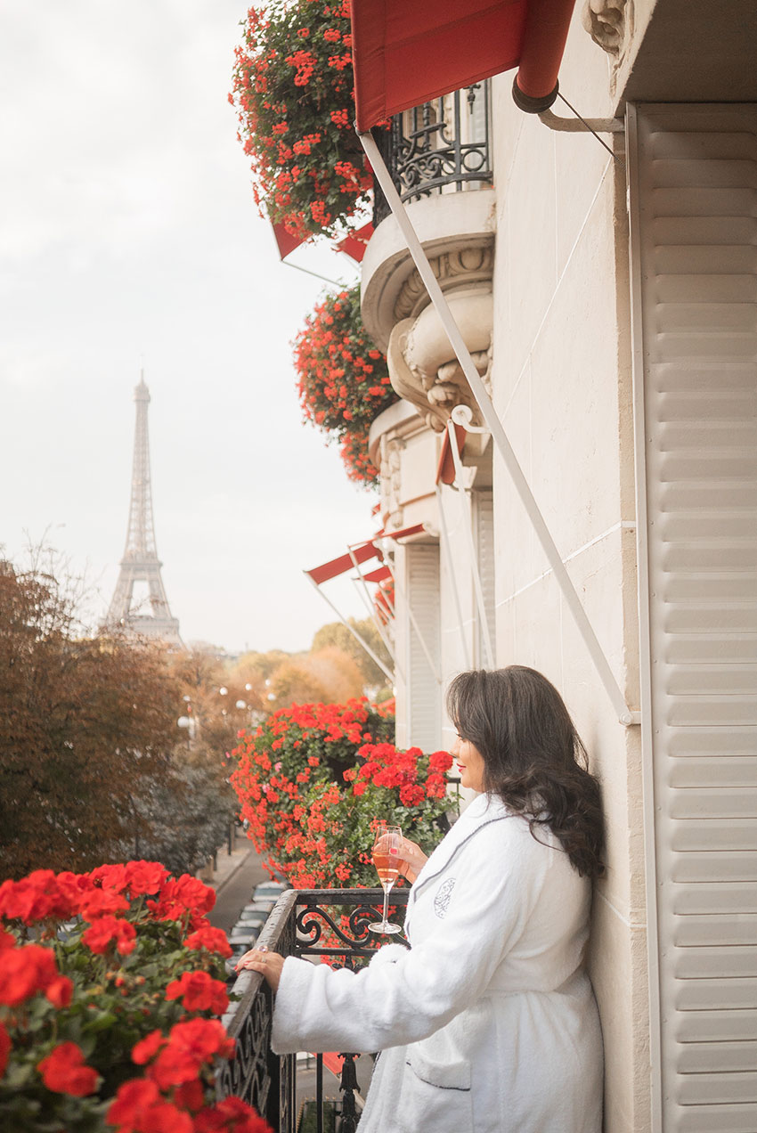 plaza-athenee-paris-balcony