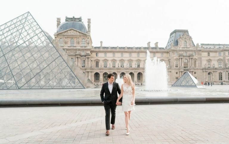 paris engagement Pictures at the louvre