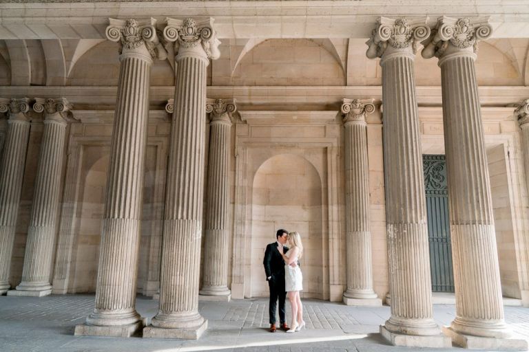 paris engagement pictures at the louvre 02