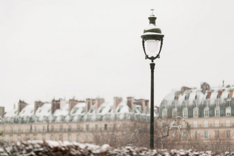 snow in paris in jardin tuileries