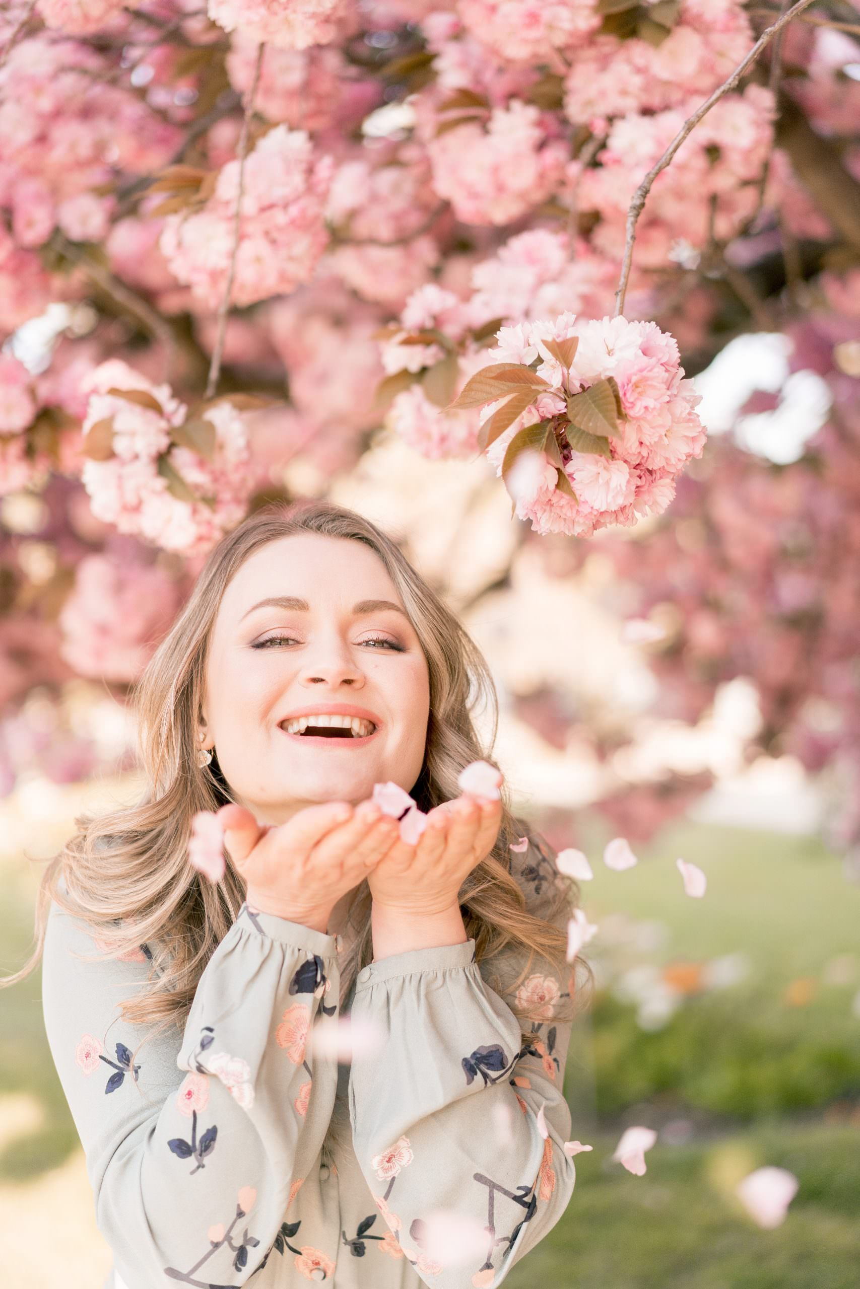 paris photographer cherry blossom individual photo session