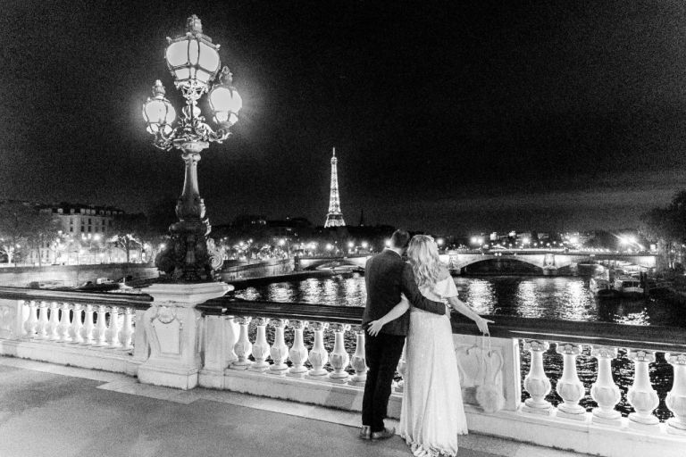 paris elopement nighttime in the city of lights