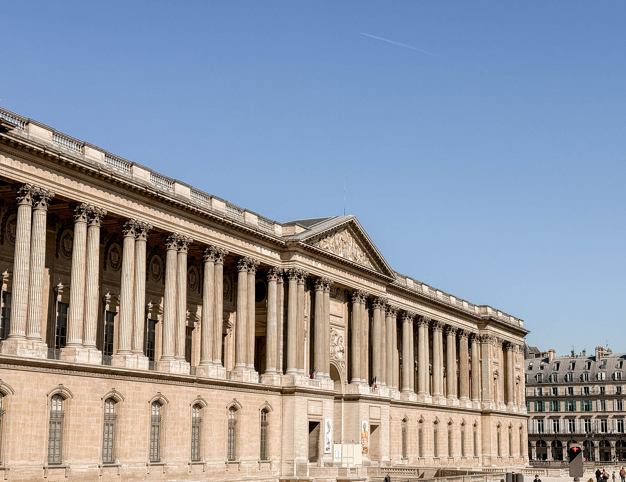 back of the louvre seen from paris hop on hop off bus tour