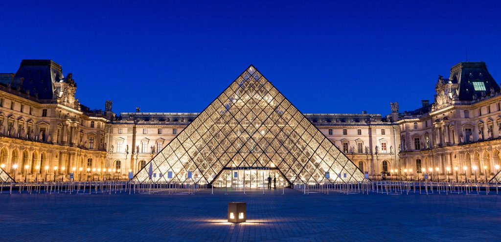 louvre pyramid at night