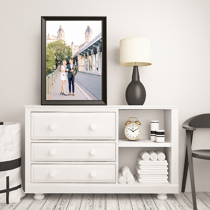 paris couples at bir hakeim framed wall art